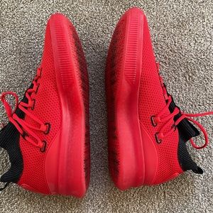 Athletic shoes for basketball players